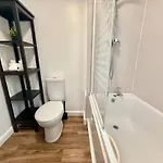 Nova1 Stylish Cosy 1br By Altoluxo Short Lets Serviced With Free Wifi & Parking Lägenhet *