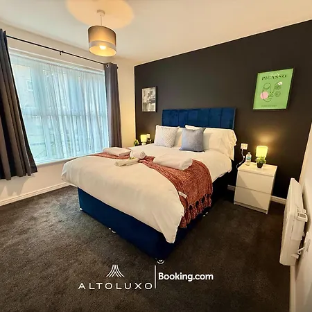Nova1 Stylish Cosy 1br By Altoluxo Short Lets Serviced With Free Wifi & Parking *