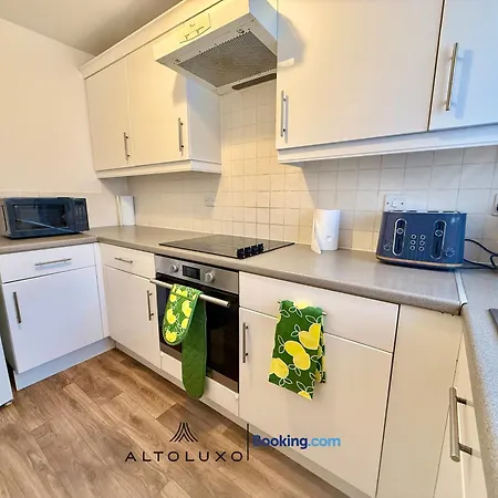 Nova1 Stylish Cosy 1br By Altoluxo Short Lets Serviced With Free Wifi & Parking 布里斯托