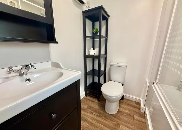 Nova1 Stylish Cosy 1br By Altoluxo Short Lets Serviced With Free Wifi & Parking Apartamento