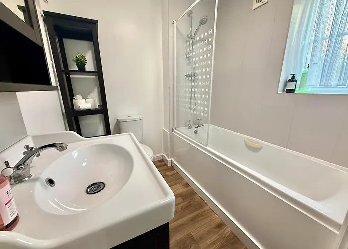 Nova1 Stylish Cosy 1br By Altoluxo Short Lets Serviced With Free Wifi & Parking דירה